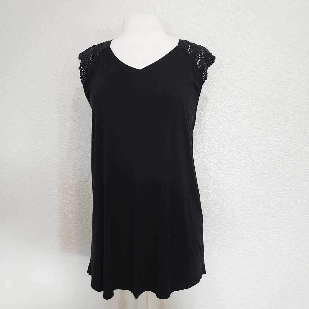 ⭐️5/$20 Ava & Viv Black Blouse w/Lace Shoulders Size 1X